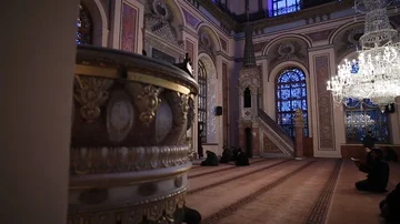 Ottoman Dolmabahce Mosque Bosphorus Stockbeeldmateriaal 85573780