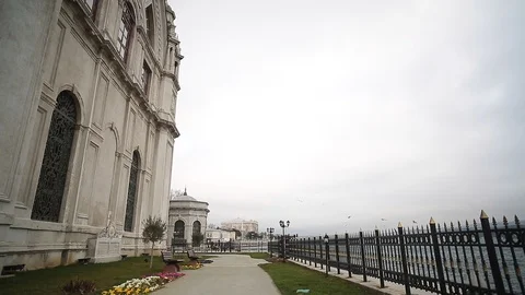 Ottoman Dolmabahce Mosque Bosphorus Stockbeeldmateriaal 85574049