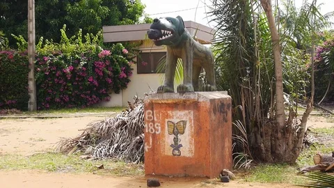 Ouidah commemorative statue Stock Footage 81109222