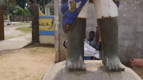Ouidah commemorative statue Video stock 81110168