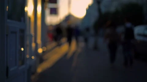Out of focus background and unrecognizable people walking around the city Video stock 65729695