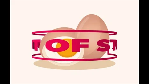 Out of stock text rotating around whole and halved egg. 스톡 동영상 302845355