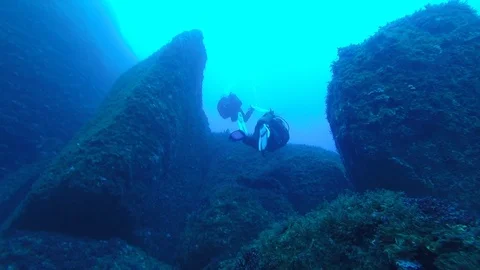 Out of the tunnel 스톡 동영상 90843204