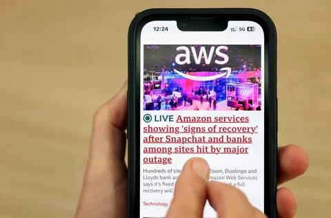 Outage of Amazon Web Services knocks out websites and apps, London, United Kingd Stock Photos