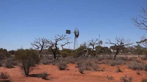 Outback Windmill 3 Stockbeeldmateriaal 119857985