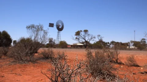 Outback Windmill 6 Stockbeeldmateriaal 120231324