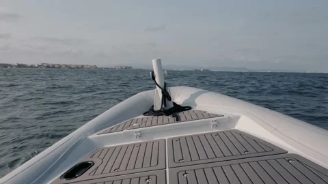 Outboard bow moving from side to side in slow-mo Video stock 165658496
