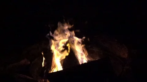 Outdoor campfire  Slow Motion. Stockbeeldmateriaal 56811659