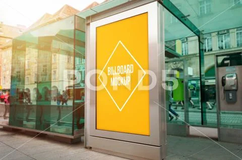 Outdoor city light ad mockup at the tram, bus stop PSD-Vorlage