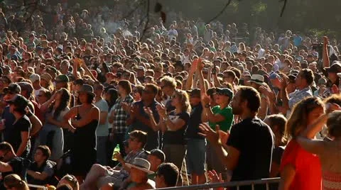 OUTDOOR CROWD APPLAUSE Stock Footage 12283532