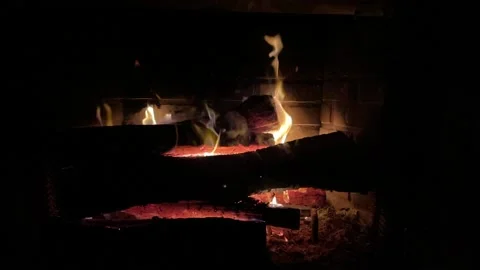 Outdoor fireplace slow motion Video stock 166757703
