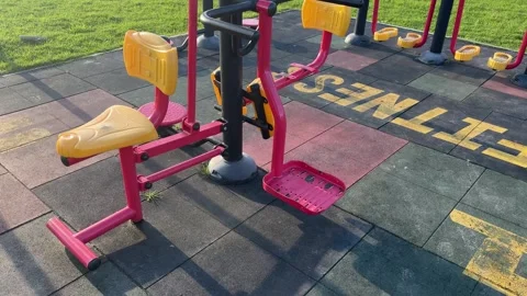 Outdoor gym equipment still moving Stock Video Pond5
