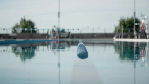 Outdoor swimming pool Vídeos de archivo 200467776