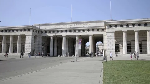 Outer castle gate in Heldenplatz. Vienna Stock Footage 115824606