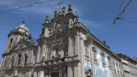 Outer facade of Igreja do Carmo and Igreja dos Carmelitas in Porto, Video stock 118128122