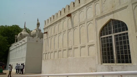 Outer facade of Moti Masjid. Video stock 107669776