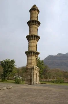 Outer view of Ek Minar Ki Masjid (Mosque), built by Bahadur Shah (1526?Äö?. Stock Photos