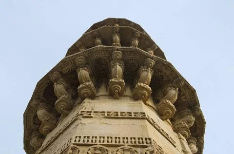 Outer view of Ek Minar Ki Masjid (Mosque), built by Bahadur Shah (1526?Äö?. 스톡 사진