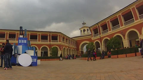 Outlet serravalle Vidéo 32257081