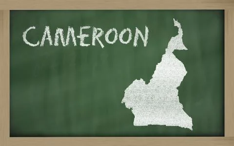 Outline map of cameroon on blackboard Illustrazione stock