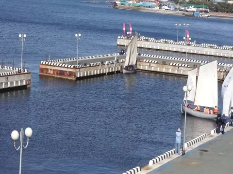 The output of the sailboat Vídeo Stock 80946655