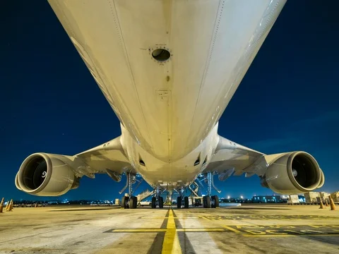 Outside cargo plane loading Видео 75758115