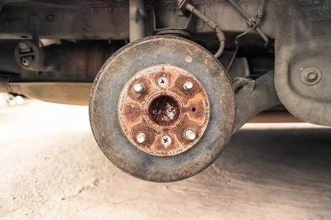 Outside an old drum brake without wheel of a car Foto stock