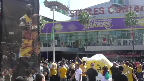 Outside view of the Staples Center during The Lakers fan fest in Los Angeles. Stock Footage 141484804