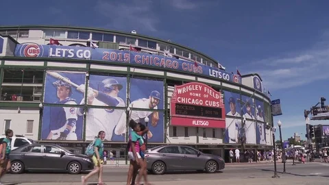 Outside of wrigley field chicago cubs game day Stock Footage 84505980