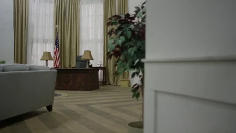 Oval Office   Approach in through the door Stock Footage 72969694