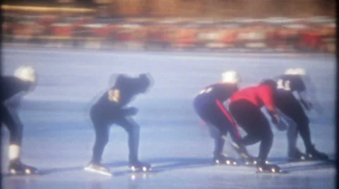Oval track skating competion at ice arena 1950s vintage film home movie 3695 Vidéo 68301316