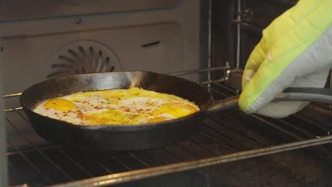 Oven-baked eggs Stock Footage 271616632