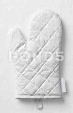 Oven mitt mockup on a white background Modello PSD