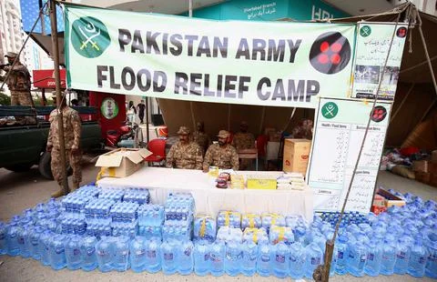 Over 1,000 dead since June amid heavy monsoon rains in Pakistan, Karachi - 01 Se Fotos Stock