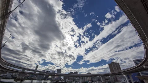 Over 5K Time Lpase - Highway and clouds Stockbeeldmateriaal 62569052