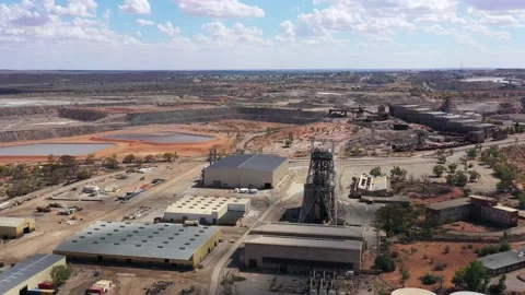 Over Broken Hill silver city downtown and historic open pit mine – aerial 4k. Stock Footage 169254693