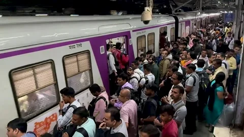 Over crowded train rush during Peak Hours. 4K (Slow Motion). Stock Footage 252109800