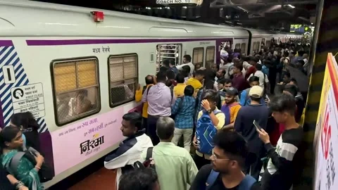 Over crowded train rush during Peak Hours. 4K (Slow Motion). Stock Footage 252109806