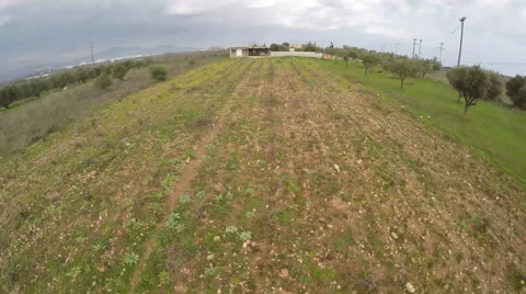 Over the Field Stockbeeldmateriaal 45620900