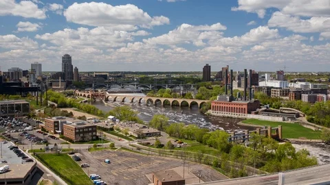 Over looking the Mississippi Cutting Through Minneapolis Stock Footage 99275073
