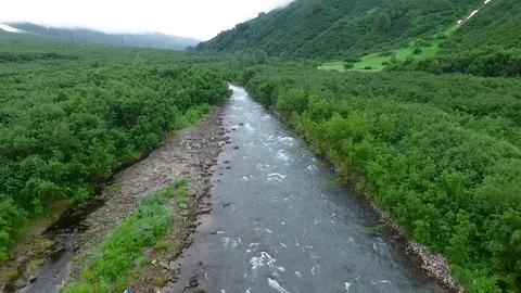 Over the mountain river on the Kamchatka  Stock-Footage 109072765
