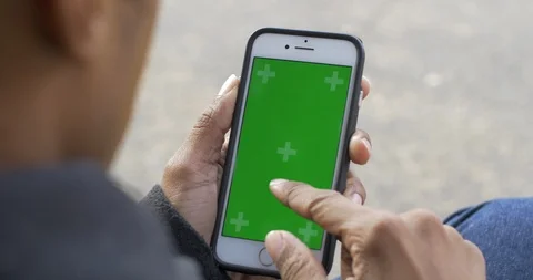 Over the Shoulder Using Green Screen Phone Vidéo 121388785