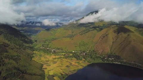 Over Toba lake Stockbeeldmateriaal 83953959