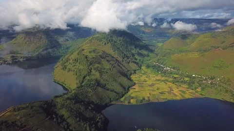 Over Toba lake 库存影片 83987070