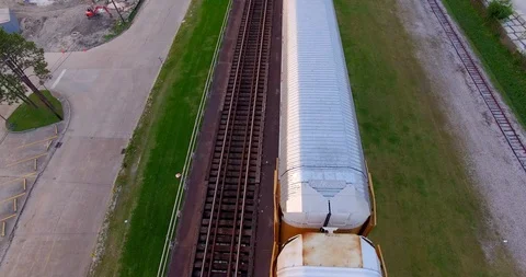 Over the top of trains 動画素材 97076401