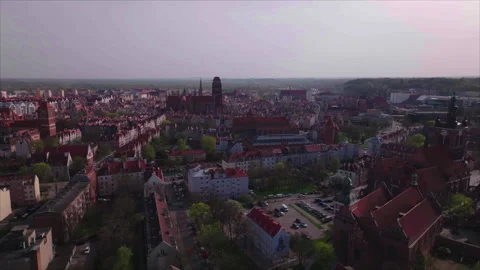 Overall drone advancing with St. Mary's Church in background, Gdansk Video stock 339170997