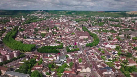 Overall drone advancing toward cathedral in distance Video stock 342515560