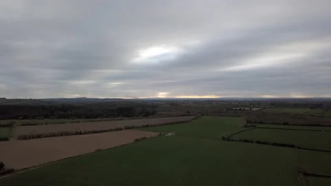 Overcast Cloudy Sky over Fields in Ireland Aerial 4K 스톡 동영상 147195462