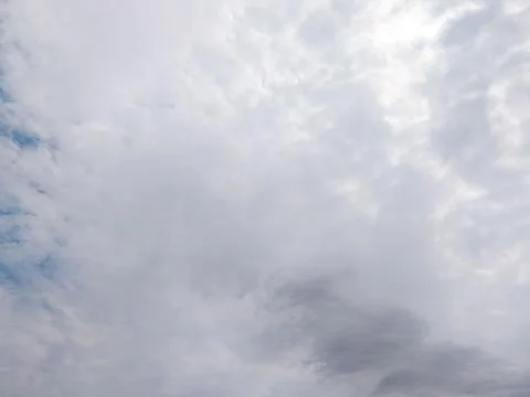 Overcast sky covering a vast cloudscape above Mount Vernon, New York Fotos Stock