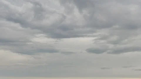 Overcast sky with dramatic gray clouds 스톡 동영상 319055329